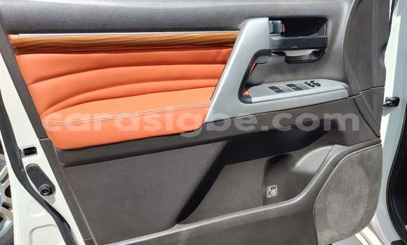 Acheter Occasion Voiture Toyota Land Cruiser Blanc à Lomé, Maritime Acheter Occasion Voiture Toyota Land Cruiser Blanc à Lomé, Maritime