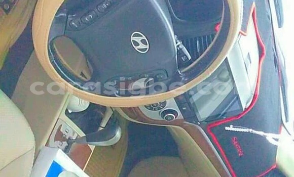 Acheter Occasion Voiture Hyundai Santa Fe Blanc à Lomé, Togo Acheter Occasion Voiture Hyundai Santa Fe Blanc à Lomé, Togo