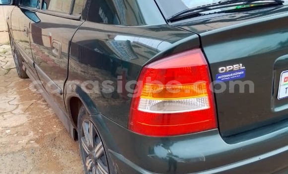Acheter Occasion Voiture Opel Astra Vert à Lomé, Togo Acheter Occasion Voiture Opel Astra Vert à Lomé, Togo