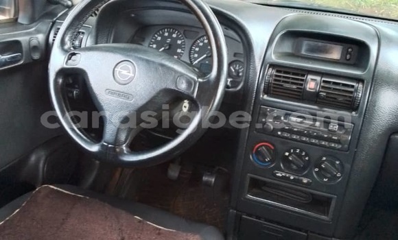 Acheter Occasion Voiture Opel Astra Vert à Lomé, Togo Acheter Occasion Voiture Opel Astra Vert à Lomé, Togo