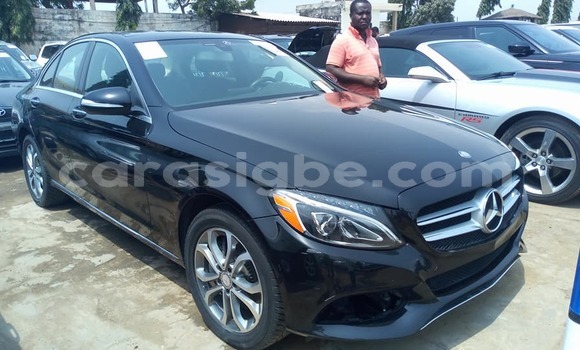 Acheter Occasion Voiture Mercedes‒Benz 300-Series Noir à Lomé au Togo Acheter Occasion Voiture Mercedes‒Benz 300-Series Noir à Lomé au Togo