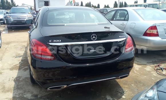Buy Used Mercedes‒Benz 300–Series Black Car in Lome in Togo Buy Used Mercedes‒Benz 300–Series Black Car in Lome in Togo