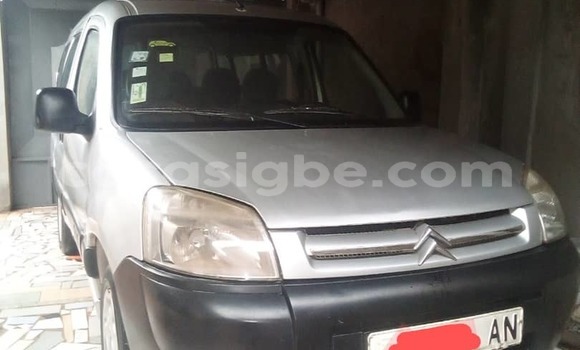 Acheter Occasion Voiture Citroen Berlingo Gris à Lomé, Togo Acheter Occasion Voiture Citroen Berlingo Gris à Lomé, Togo