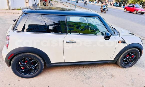 Acheter Occasion Voiture MINI Cooper Blanc à Lomé, Togo Acheter Occasion Voiture MINI Cooper Blanc à Lomé, Togo