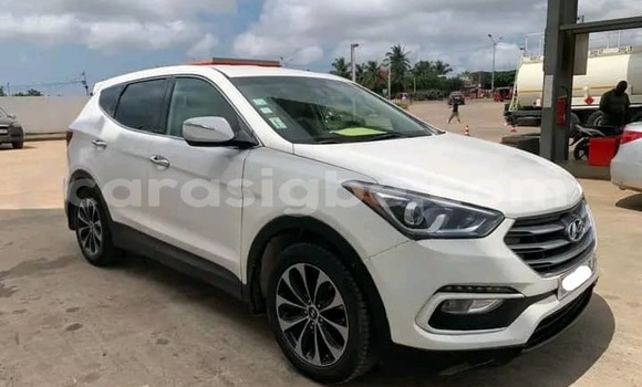 Buy Used Hyundai Tucson White Car in Lome in Maritime Buy Used Hyundai Tucson White Car in Lome in Maritime