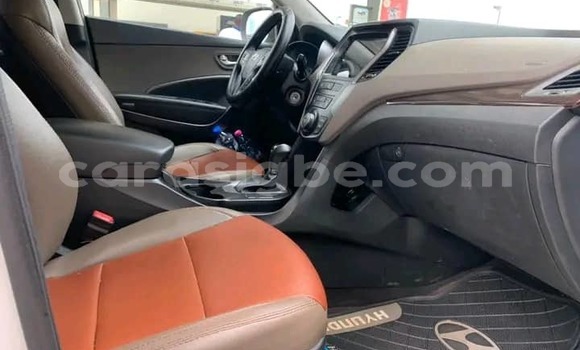 Buy Used Hyundai Tucson White Car in Lome in Maritime Buy Used Hyundai Tucson White Car in Lome in Maritime