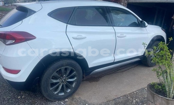 Buy Used Hyundai Tucson White Car in Lome in Maritime Buy Used Hyundai Tucson White Car in Lome in Maritime