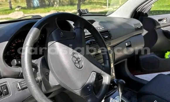 Acheter Occasion Voiture Toyota Avensis Rouge à Lomé, Togo Acheter Occasion Voiture Toyota Avensis Rouge à Lomé, Togo