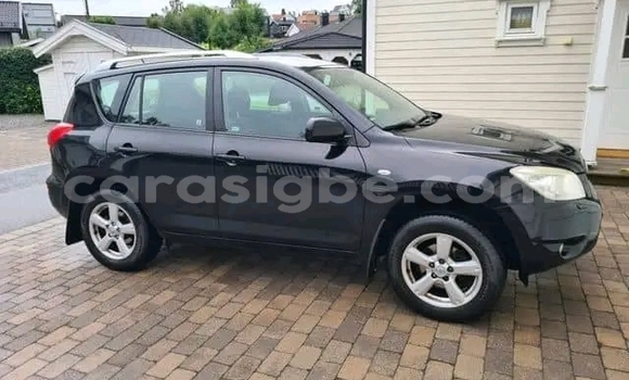 Acheter Occasion Voiture Toyota RAV4 Noir à Lomé, Togo Acheter Occasion Voiture Toyota RAV4 Noir à Lomé, Togo