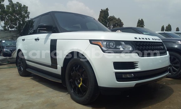 Buy Used Land Rover Range Rover Vogue White Car in Lome in Togo Buy Used Land Rover Range Rover Vogue White Car in Lome in Togo