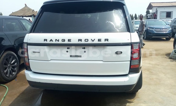 Buy Used Land Rover Range Rover Vogue White Car in Lome in Togo Buy Used Land Rover Range Rover Vogue White Car in Lome in Togo