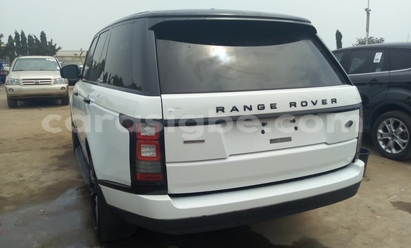 Buy Used Land Rover Range Rover Vogue White Car in Lome in Togo Buy Used Land Rover Range Rover Vogue White Car in Lome in Togo