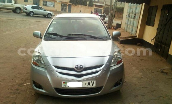 Acheter Occasion Voiture Toyota Yaris Gris à Lomé au Togo Acheter Occasion Voiture Toyota Yaris Gris à Lomé au Togo