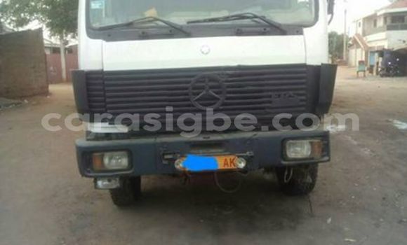Acheter Occasion Utilitaire Mercedes‒Benz Arocs Blanc à Lomé, Togo Acheter Occasion Utilitaire Mercedes‒Benz Arocs Blanc à Lomé, Togo