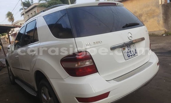 Acheter Occasion Voiture Mercedes‒Benz ML–Class Blanc à Lomé, Togo Acheter Occasion Voiture Mercedes‒Benz ML–Class Blanc à Lomé, Togo
