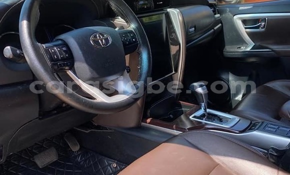 Acheter Occasion Voiture Toyota Fortuner Noir à Lomé, Togo Acheter Occasion Voiture Toyota Fortuner Noir à Lomé, Togo