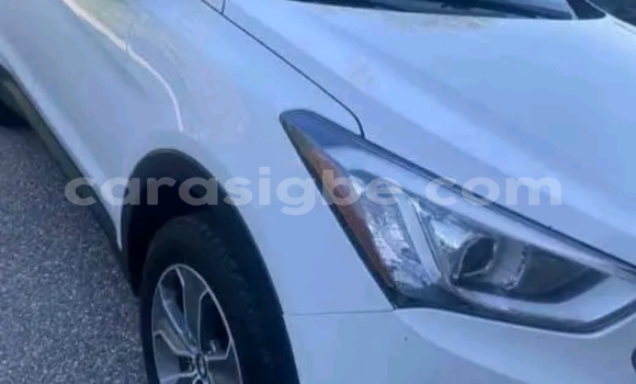 Acheter Occasion Voiture Hyundai Santa Fe Blanc à Lomé, Maritime Acheter Occasion Voiture Hyundai Santa Fe Blanc à Lomé, Maritime