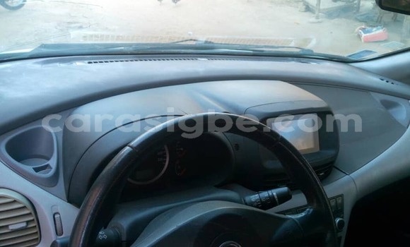 Buy Used Nissan Tino Silver Car in Lome in Togo Buy Used Nissan Tino Silver Car in Lome in Togo