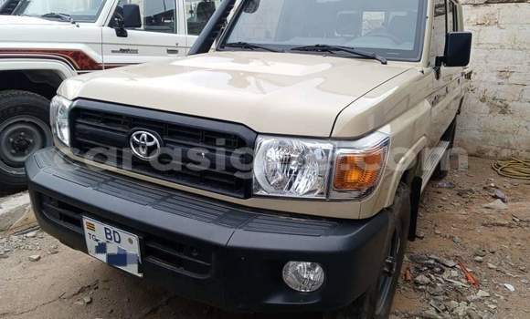 Buy Used Toyota Land Cruiser Beige Car in Lome in Togo Buy Used Toyota Land Cruiser Beige Car in Lome in Togo