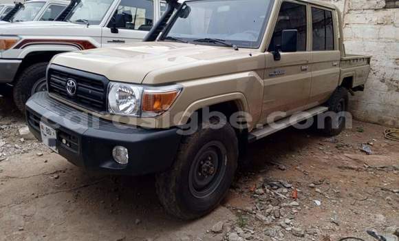 Buy Used Toyota Land Cruiser Beige Car in Lome in Togo Buy Used Toyota Land Cruiser Beige Car in Lome in Togo