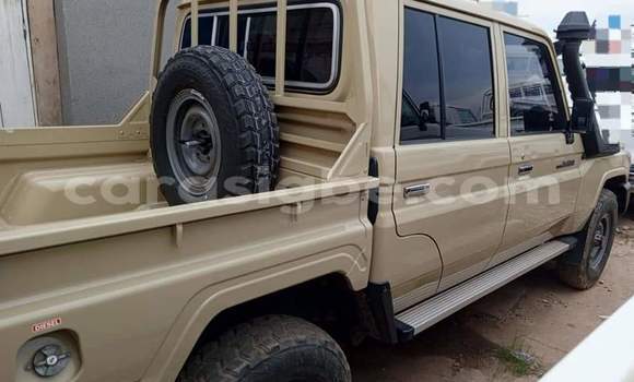 Buy Used Toyota Land Cruiser Beige Car in Lome in Togo Buy Used Toyota Land Cruiser Beige Car in Lome in Togo