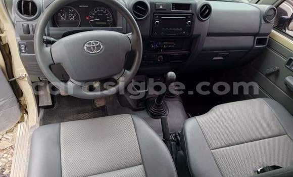 Buy Used Toyota Land Cruiser Beige Car in Lome in Togo Buy Used Toyota Land Cruiser Beige Car in Lome in Togo