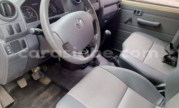 Buy Used Toyota Land Cruiser Beige Car in Lome in Togo Buy Used Toyota Land Cruiser Beige Car in Lome in Togo