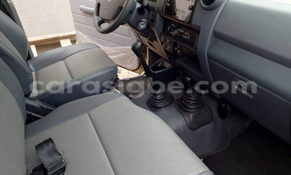 Buy Used Toyota Land Cruiser Beige Car in Lome in Togo Buy Used Toyota Land Cruiser Beige Car in Lome in Togo
