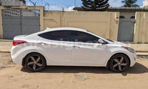 Buy Used Hyundai Elantra White Car in Lome in Togo Buy Used Hyundai Elantra White Car in Lome in Togo