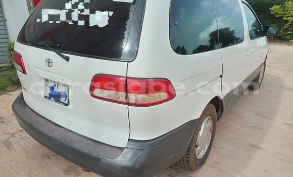 Buy Used Toyota Sienna White Car in Lome in Togo Buy Used Toyota Sienna White Car in Lome in Togo