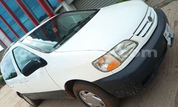 Buy Used Toyota Sienna White Car in Lome in Togo Buy Used Toyota Sienna White Car in Lome in Togo