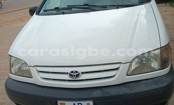 Buy Used Toyota Sienna White Car in Lome in Togo Buy Used Toyota Sienna White Car in Lome in Togo