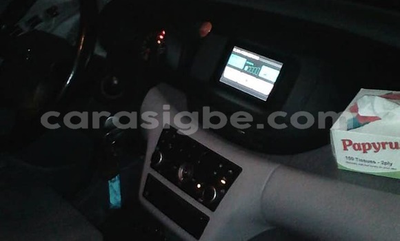 Buy Used Nissan Tino Silver Car in Lome in Togo Buy Used Nissan Tino Silver Car in Lome in Togo