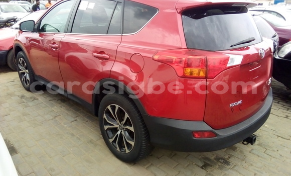 Acheter Occasion Voiture Toyota RAV4 Rouge à Lomé, Togo Acheter Occasion Voiture Toyota RAV4 Rouge à Lomé, Togo