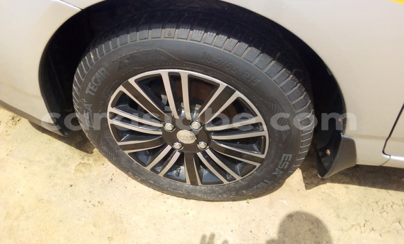Acheter Occasion Voiture Toyota Corolla Gris à Lomé, Togo Acheter Occasion Voiture Toyota Corolla Gris à Lomé, Togo