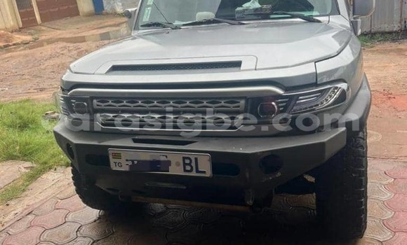 Buy Used Toyota FJ Cruiser Silver Car in Lome in Togo Buy Used Toyota FJ Cruiser Silver Car in Lome in Togo