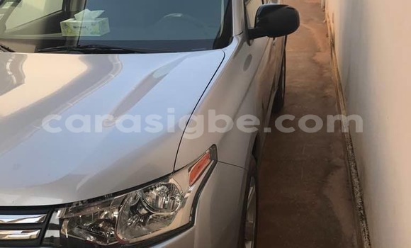 Acheter Occasion Voiture Mitsubishi Outlander Gris à Lomé, Togo Acheter Occasion Voiture Mitsubishi Outlander Gris à Lomé, Togo