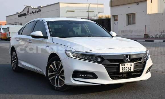 Acheter Occasion Voiture Honda Accord Blanc à Lomé, Togo Acheter Occasion Voiture Honda Accord Blanc à Lomé, Togo