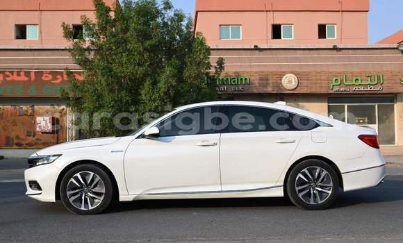 Acheter Occasion Voiture Honda Accord Blanc à Lomé, Togo Acheter Occasion Voiture Honda Accord Blanc à Lomé, Togo
