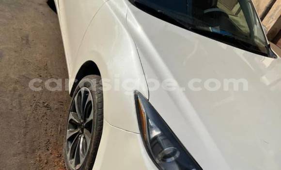 Buy Used Mazda 323 White Car in Amoutivé in Togo Buy Used Mazda 323 White Car in Amoutivé in Togo