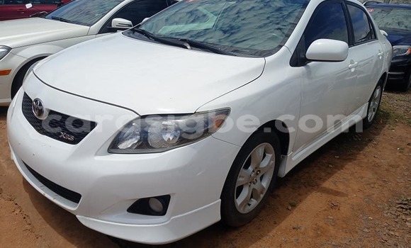 Buy Used Toyota Corolla White Car in Amoutivé in Togo Buy Used Toyota Corolla White Car in Amoutivé in Togo