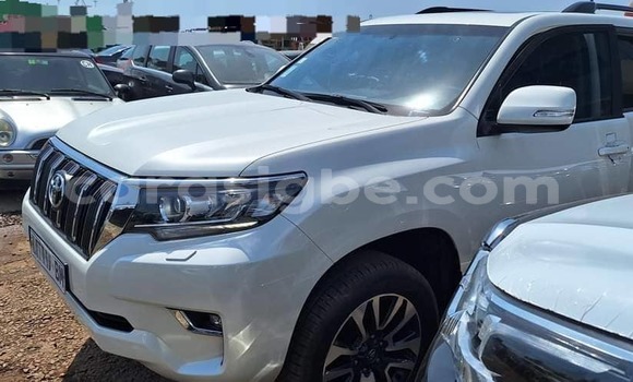 Acheter Occasion Voiture Toyota Land Cruiser Prado Blanc à Lomé, Togo Acheter Occasion Voiture Toyota Land Cruiser Prado Blanc à Lomé, Togo