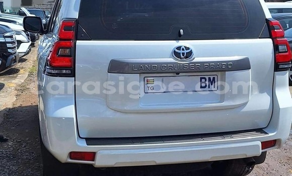 Acheter Occasion Voiture Toyota Land Cruiser Prado Blanc à Lomé, Togo Acheter Occasion Voiture Toyota Land Cruiser Prado Blanc à Lomé, Togo