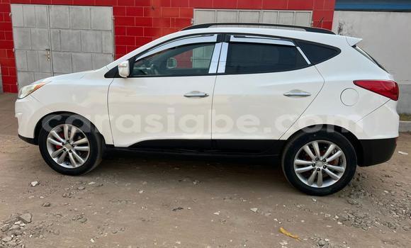 Buy Used Hyundai Tucson White Car in Lome in Togo Buy Used Hyundai Tucson White Car in Lome in Togo