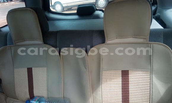 Acheter Occasion Voiture Mazda Tribute Gris à Lomé, Togo Acheter Occasion Voiture Mazda Tribute Gris à Lomé, Togo