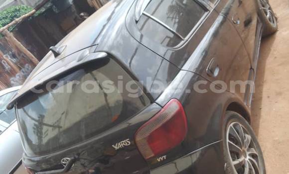 Acheter Occasion Voiture Toyota Yaris Noir à Amlamé, Togo Acheter Occasion Voiture Toyota Yaris Noir à Amlamé, Togo