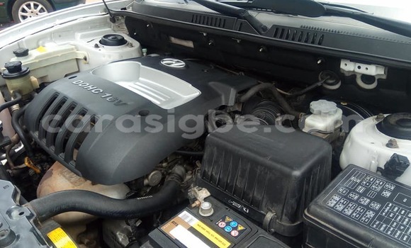 Buy Used Hyundai Santa Fe Silver Car in Lome in Togo Buy Used Hyundai Santa Fe Silver Car in Lome in Togo