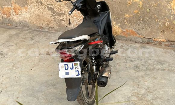 Acheter Occasion Moto Haojue Lucky Blanc à Lomé, Maritime Acheter Occasion Moto Haojue Lucky Blanc à Lomé, Maritime