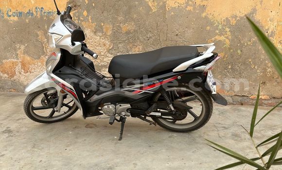 Acheter Occasion Moto Haojue Lucky Blanc à Lomé, Maritime Acheter Occasion Moto Haojue Lucky Blanc à Lomé, Maritime