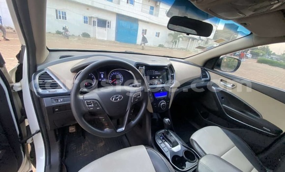 Buy Used Hyundai Santa Fe White Car in Lome in Maritime Buy Used Hyundai Santa Fe White Car in Lome in Maritime